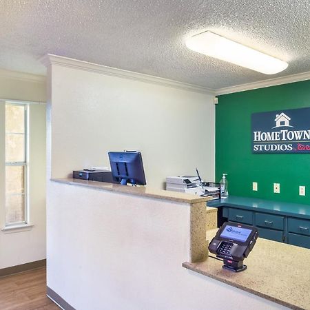 Hometowne Studios By Red Roof Dallas - North Addison - Tollway Экстерьер фото