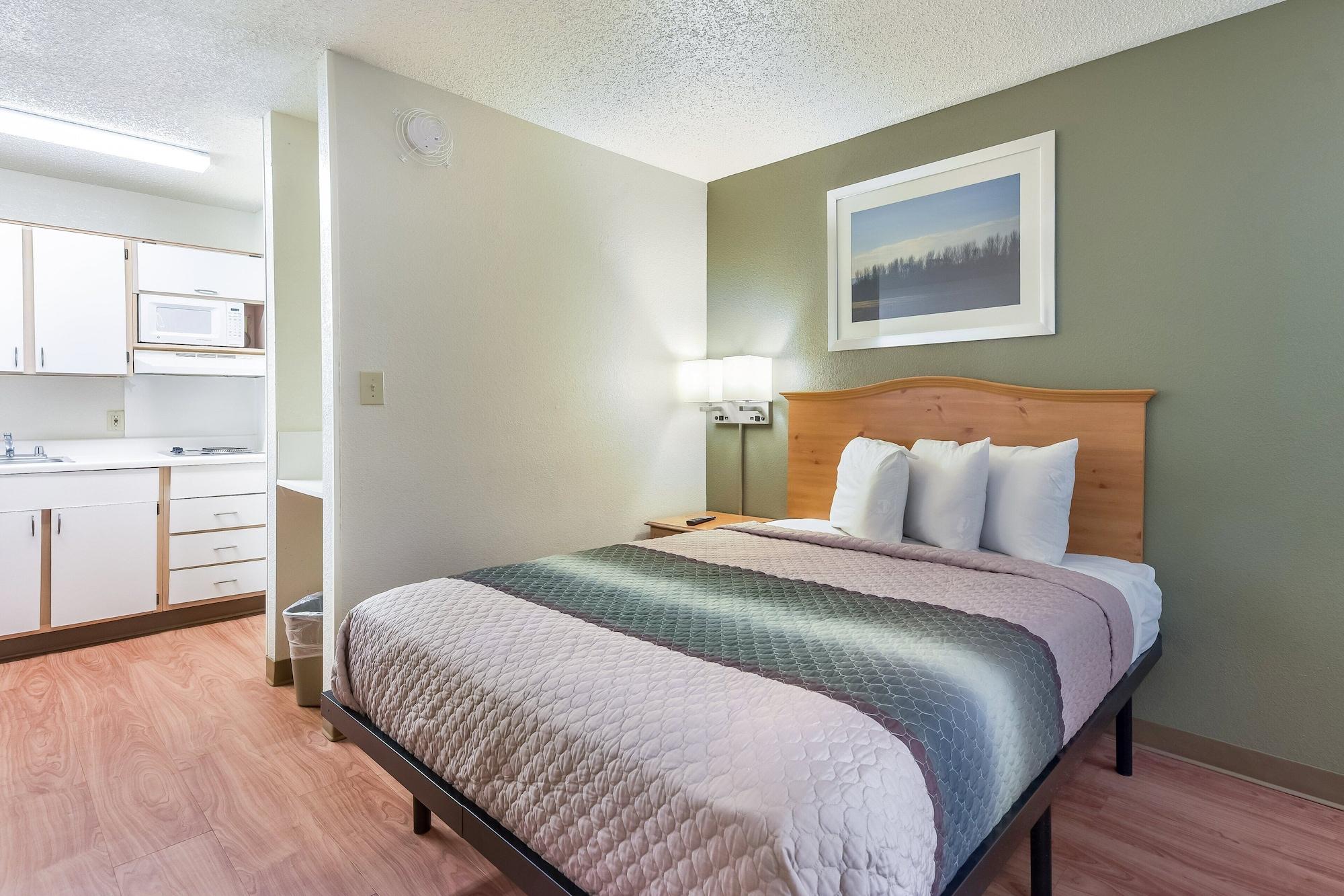 Hometowne Studios By Red Roof Dallas - North Addison - Tollway Экстерьер фото