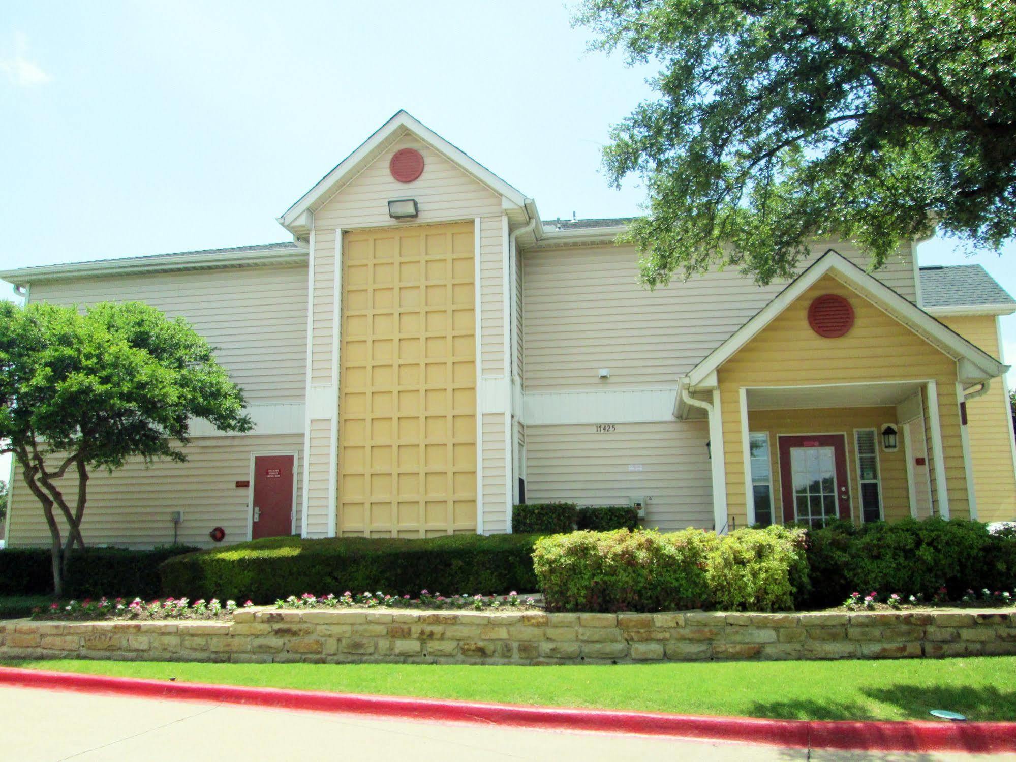 Hometowne Studios By Red Roof Dallas - North Addison - Tollway Экстерьер фото